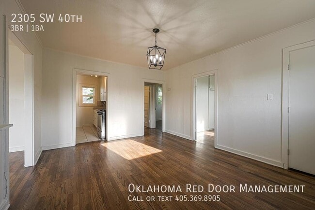 Building Photo - 2305 SW 40th-