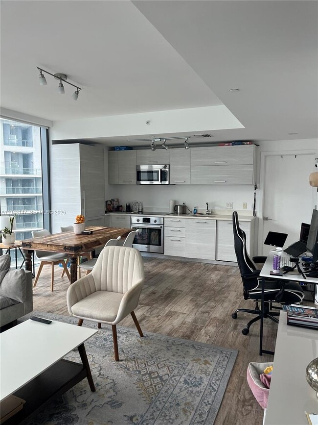 Building Photo - 650 NE 32nd St