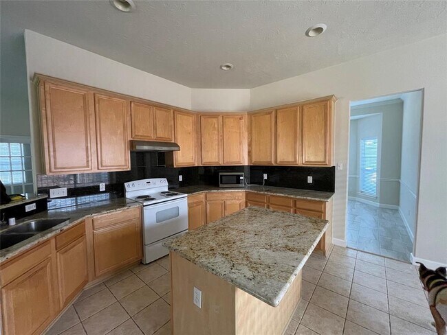 Foto del edificio - 5934 Heathmoor Ln