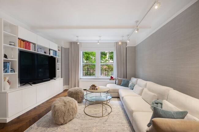 Foto del edificio - 220 W 93rd St
