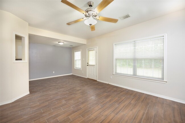 Building Photo - 100 Artesian Way