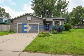 Building Photo - 705 N Montgomery Ct
