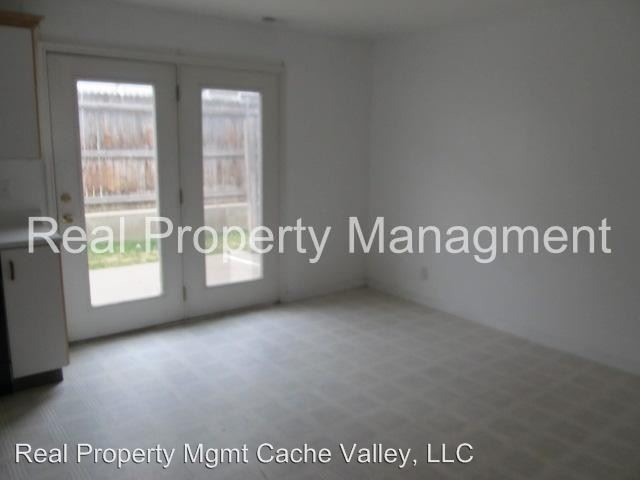 Building Photo - 16 N 200 E