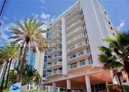 Foto del edificio - 17275 Collins Ave