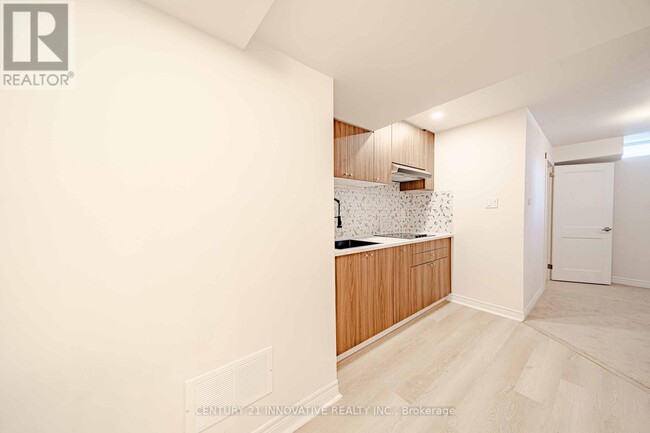 Photo du bâtiment - 2057 Horace Duncan Cres