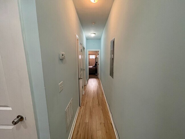 Photo - 1411 W Thompson St Apartment