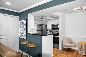 Building Photo - 3074 Chastain Park Ct NE