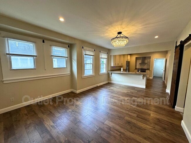 Photo - 133 E Concord St Apartment