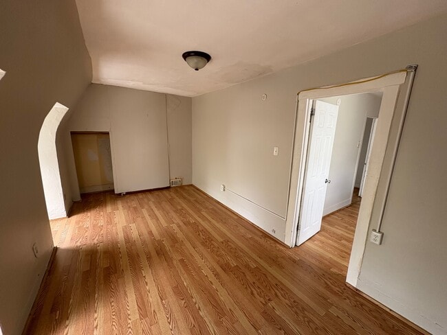 Foto del edificio - 207 Dunseith St