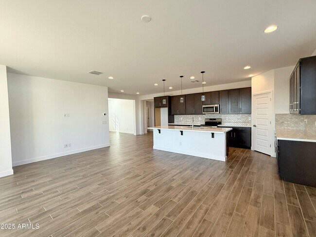 Foto del edificio - 10203 W Crittenden Ln