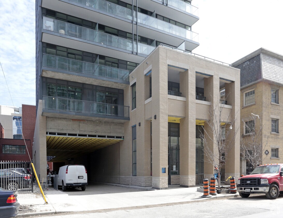Photo du bâtiment - Post House Condominiums