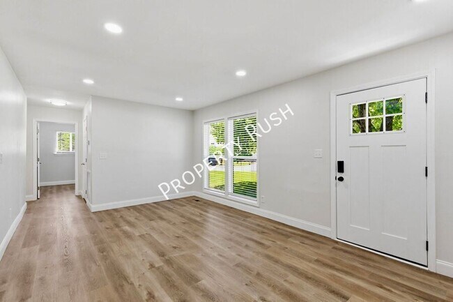 Building Photo - 6107 Vance Cir