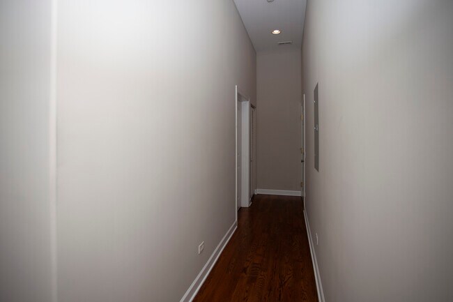 Building Photo - 3060 W Armitage Ave