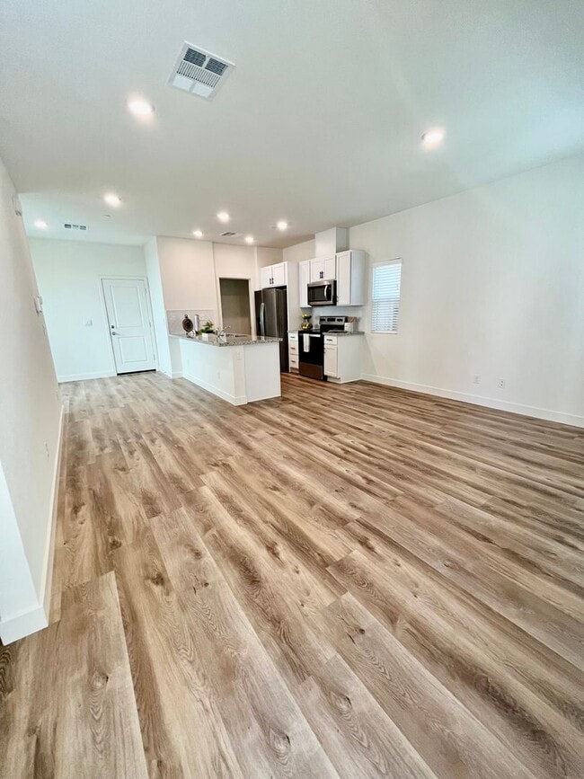 Building Photo - Nice 3 Bedroom Smart Home with Solar for R...
