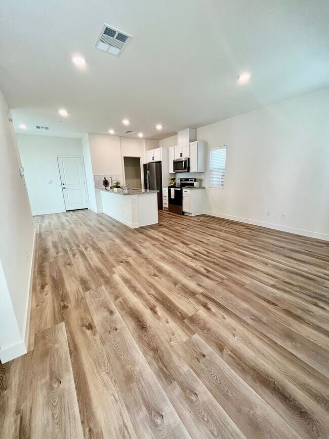 Foto del edificio - Nice 3 Bedroom Smart Home with Solar for R...
