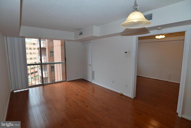 Building Photo - 4808 Moorland Ln