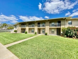 Building Photo - 145 Cypress Way E
