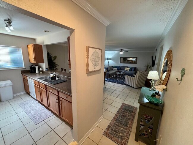 Foto del edificio - 1866 Toucan Way