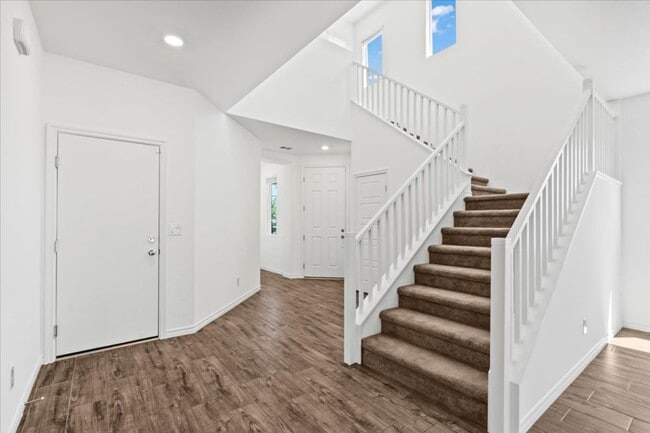 Building Photo - Spacious 5-bedroom home in gated community