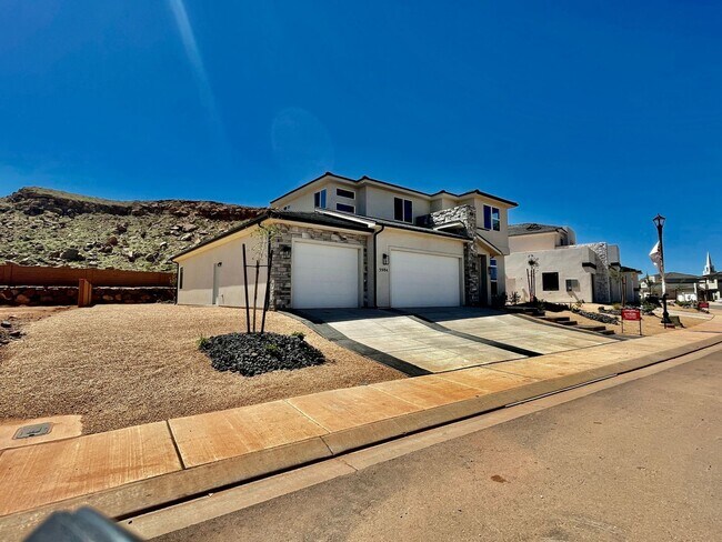 Foto del edificio - 5-Bedroom home in Desert Canyons