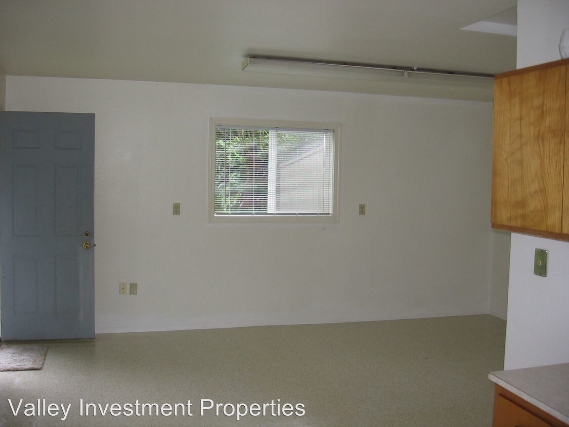 Building Photo - 1680-1680-1/2 River Loop 2