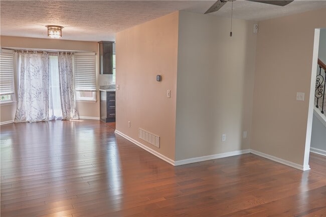 Building Photo - 217 Wycliff Dr