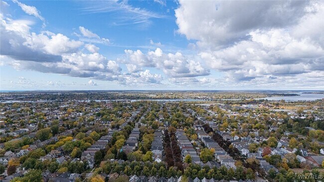 Foto del edificio - 1020 Elmwood Ave