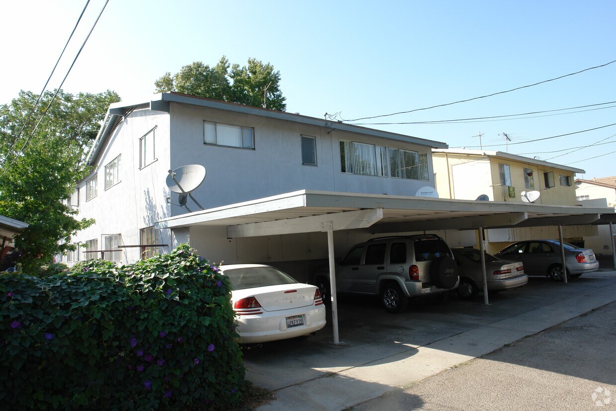 Foto del edificio - 5822 Woodman Ave