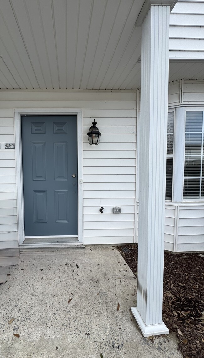 Building Photo - 3900-3AA4 Sterling Pointe Dr