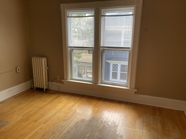 Foto del edificio - 639 Amherst Ave