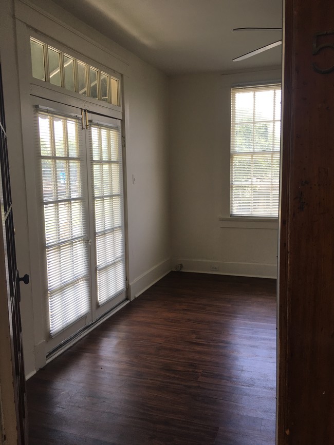 Building Photo - 2735 Napoleon Ave
