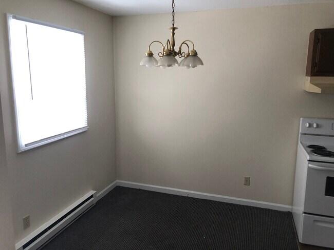 EATING/DINING AREA - 6255 W Kilgore Ave