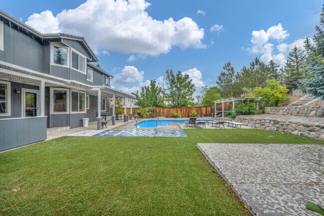 Building Photo - 4360 Great Falls Loop