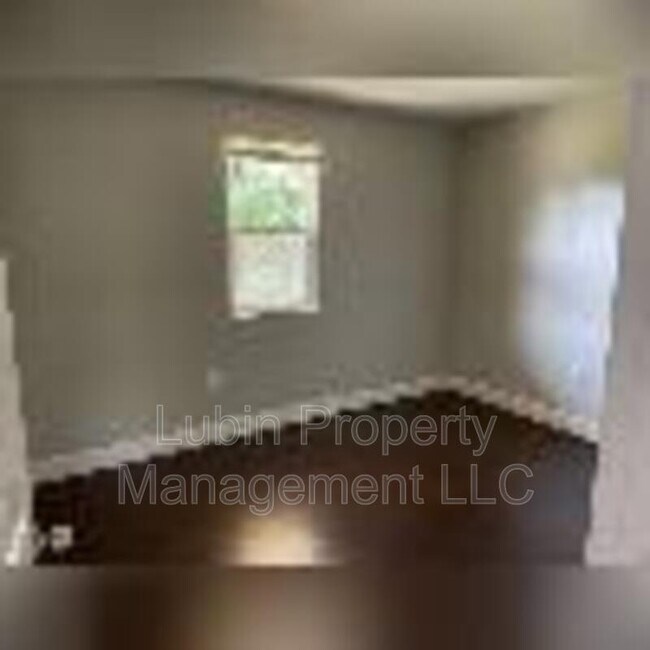 Building Photo - 1043 College St