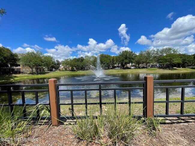 Foto del edificio - 12700 Bartram Park Blvd