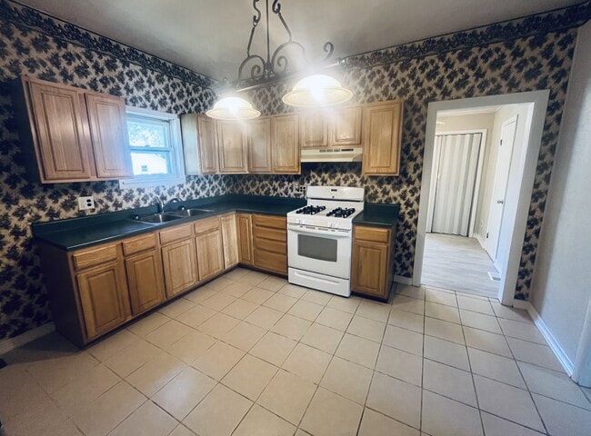Foto del edificio - 971 N Prairie St