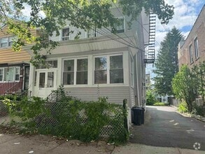 Building Photo - 65 Giles Ave