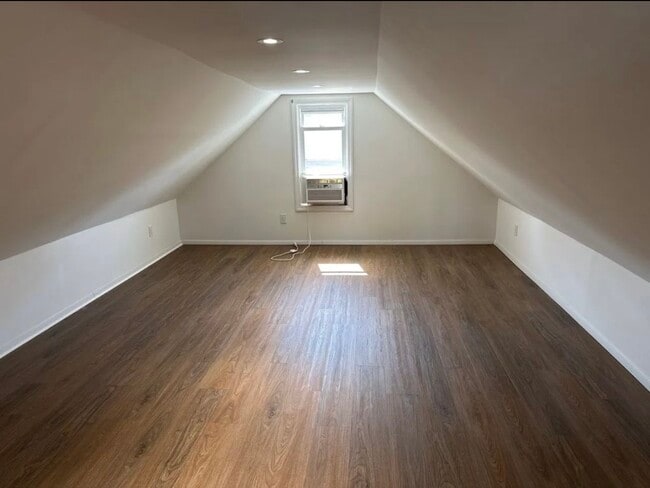 Building Photo - 7 Edison Pl