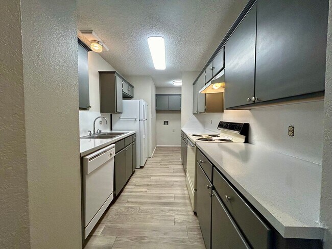 Foto del edificio - Two Story Home Near 4th & Frankford - Clos...