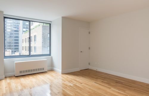 Primary Photo - 237 W 48th St
