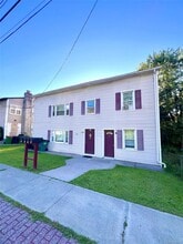 Building Photo - 17 Mill St