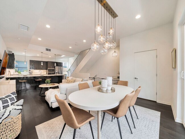 Building Photo - 3 Bedroom Single Family Home in Los Angeles