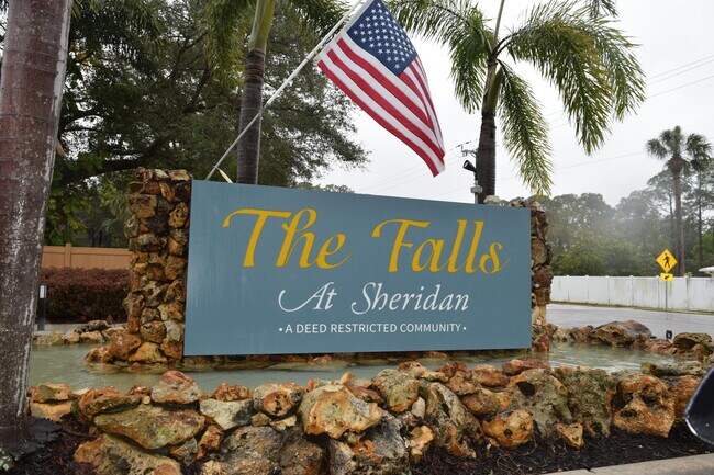 Building Photo - 756 Conestee Dr