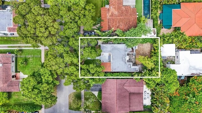 Foto del edificio - 633 Alcazar Ave