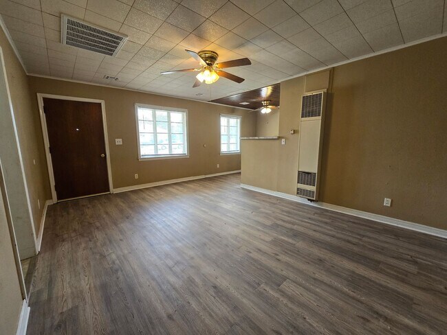 Foto del edificio - Cute 2 bedroom home near OBU