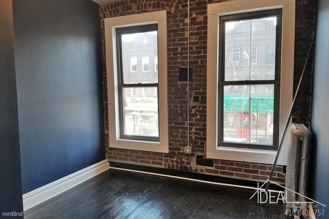 Building Photo - 472 41st St