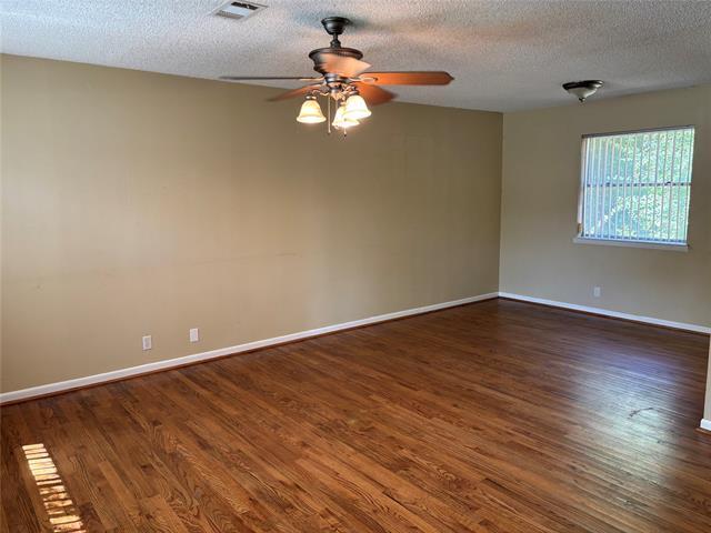 Foto del edificio - 4826 Black Oak Ln