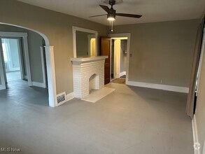 Building Photo - 143 Wesley Ave