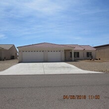 Building Photo - 2142 Pima Dr N