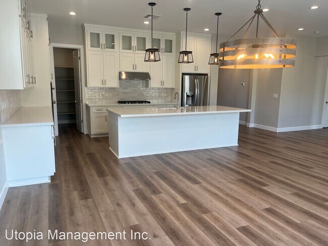Foto del edificio - 4 br, 3.5 bath House - 293 Commodore Drive